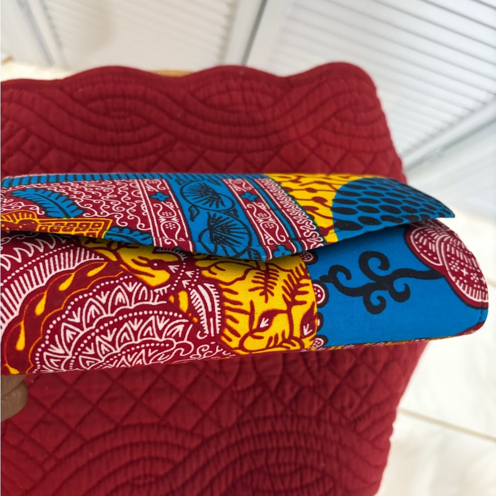 Colorful Patterned Clutch - Picture 7 of 9